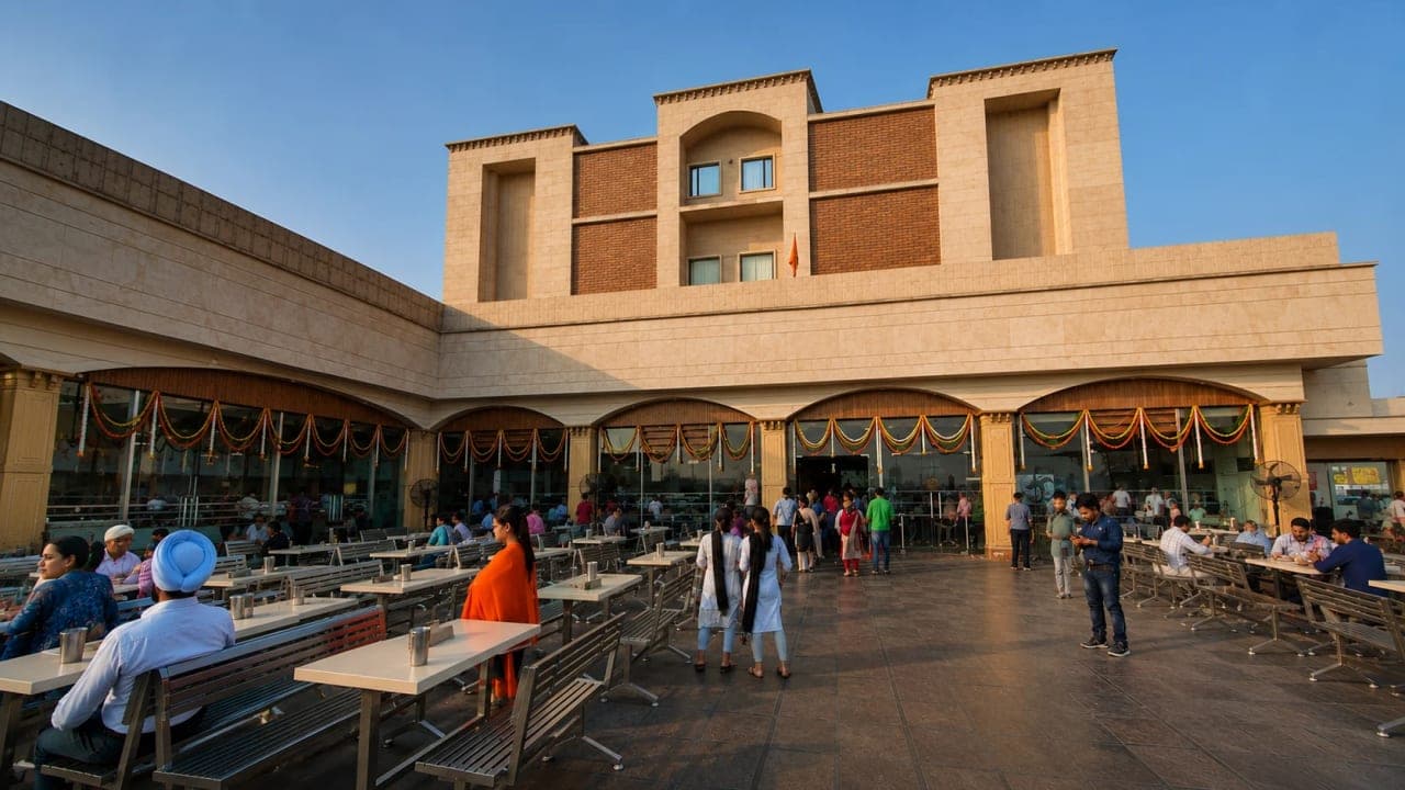 Travellers enjoying breakfast at Murthal.